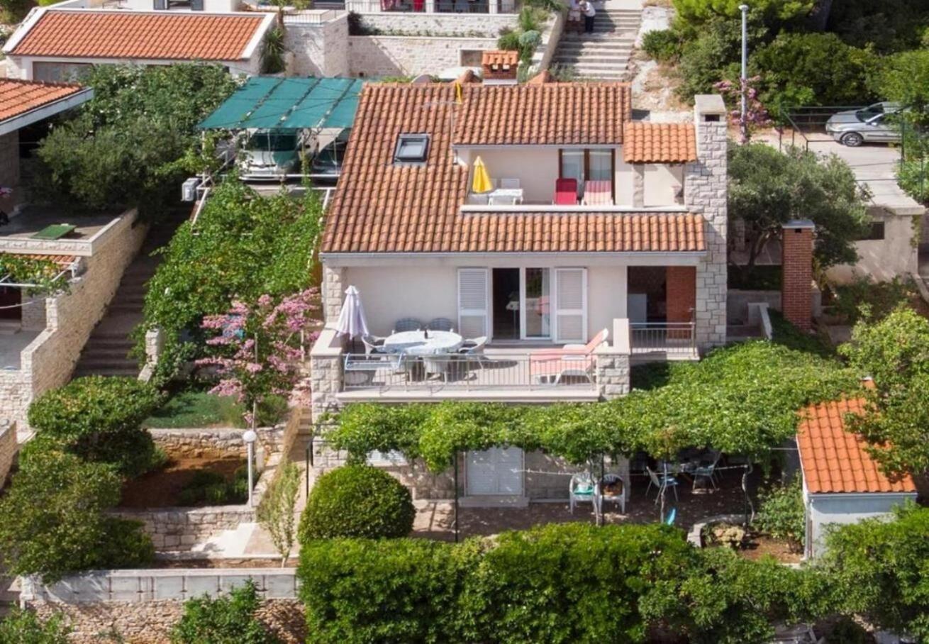 Apartments Damir - 80 M From Beach Postira Exterior photo