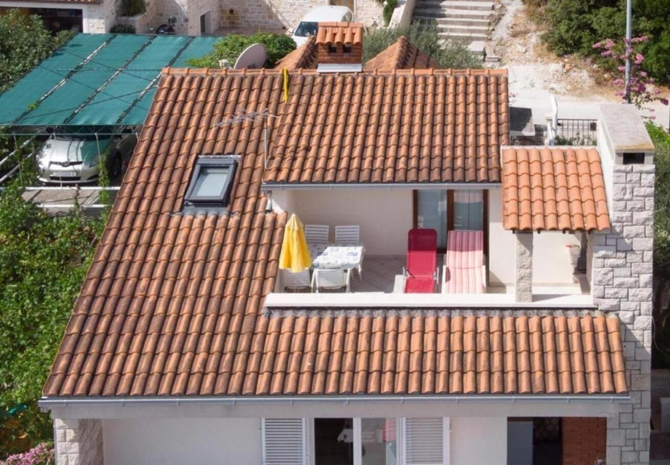 Apartments Damir - 80 M From Beach Postira Exterior photo